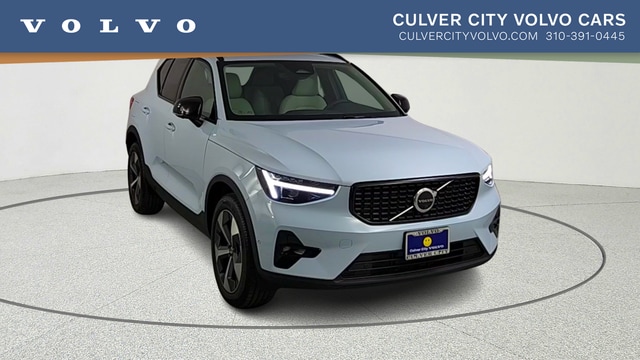 2026 Volvo XC40 SUV 