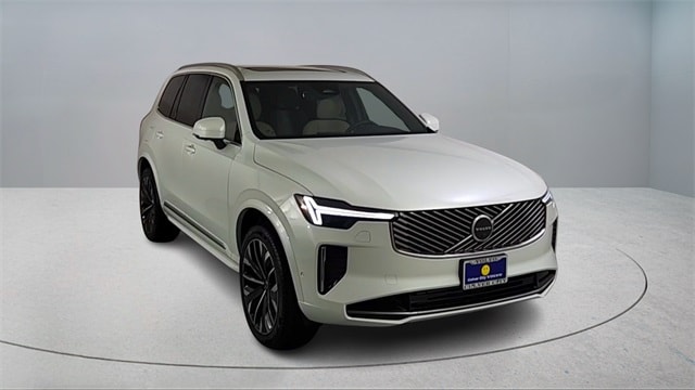 2026 Volvo XC90 Plus's photo