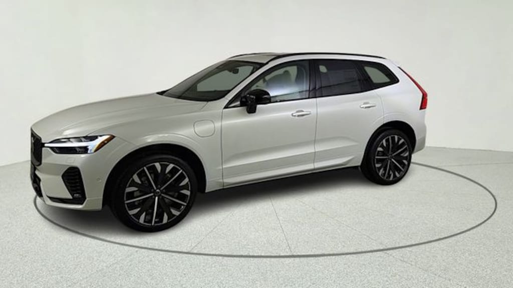 New 2026 Volvo XC60 plug-in hybrid T8 Ultra SUV