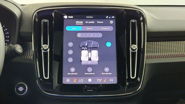 2026 Volvo XC40 Ultra Black Edition - Photo 21