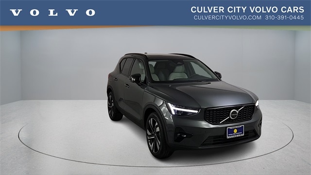 2026 Volvo XC40 Plus's photo