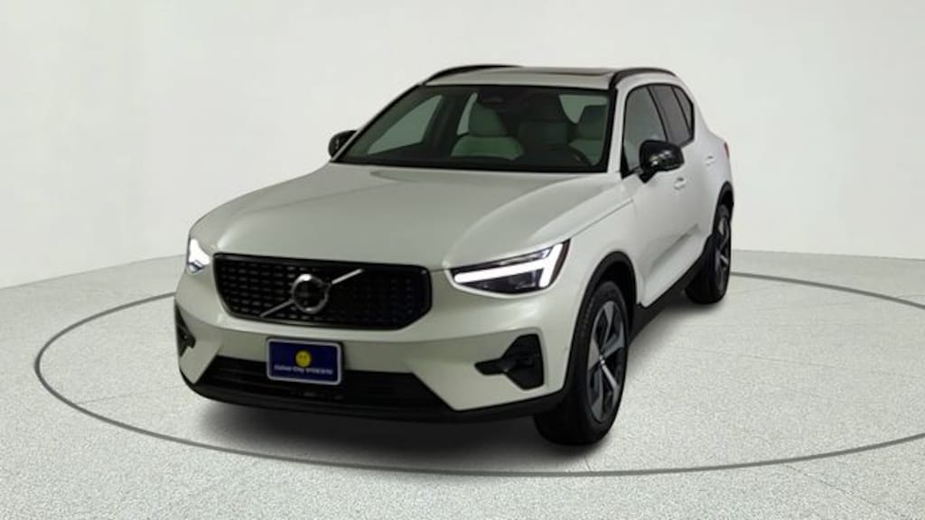 New 2026 Volvo XC40 B5 Plus SUV