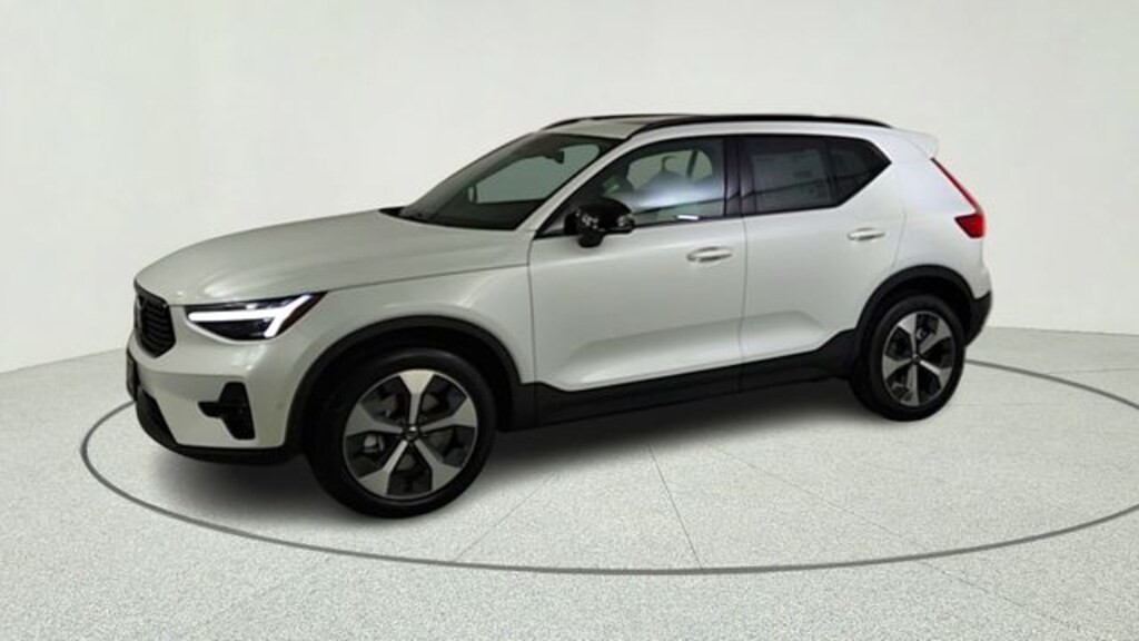 New 2026 Volvo XC40 B5 Plus SUV