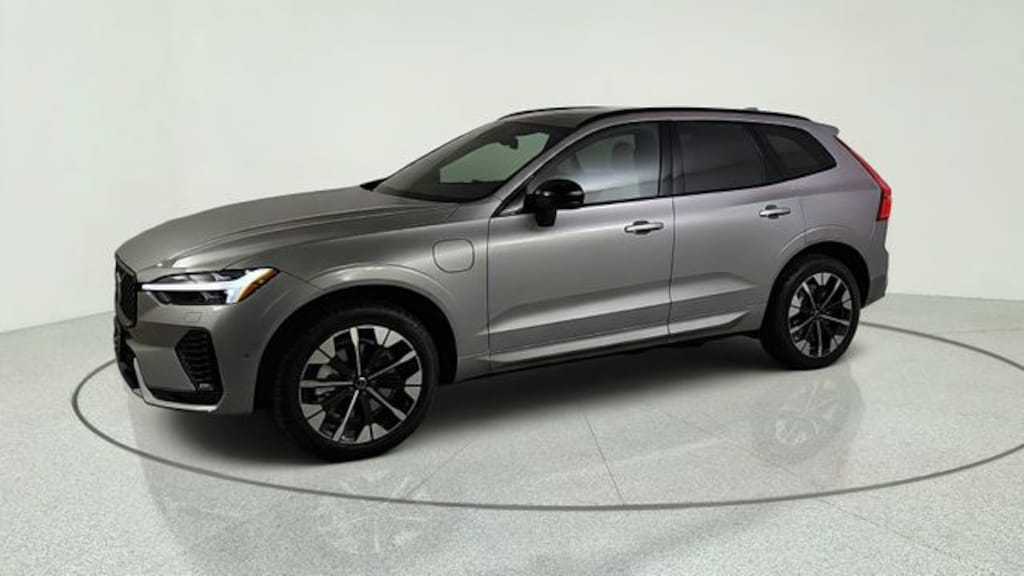 New 2026 Volvo XC60 plug-in hybrid T8 Plus SUV