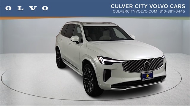 2026 Volvo XC90 Plus's photo