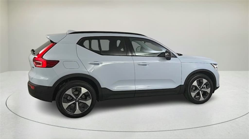 Certified 2026 Volvo XC40 B5 Plus SUV