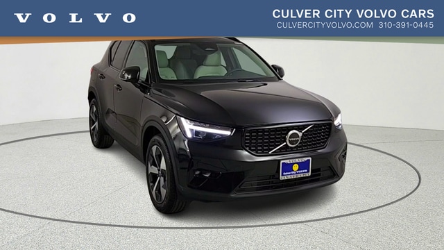2026 Volvo XC40 B5 Plus Dark AWD's photo