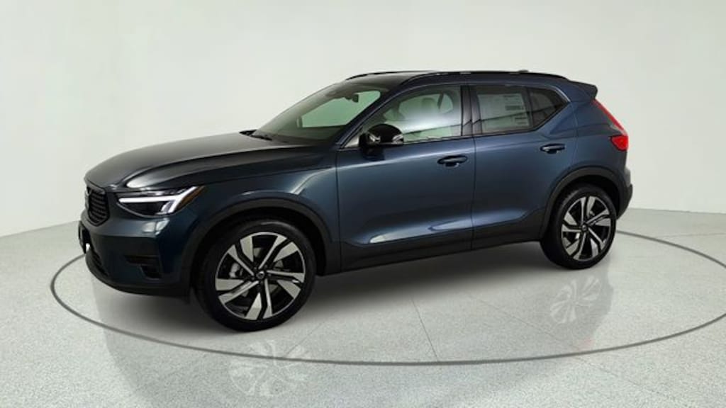 New 2026 Volvo XC40 B5 Plus SUV