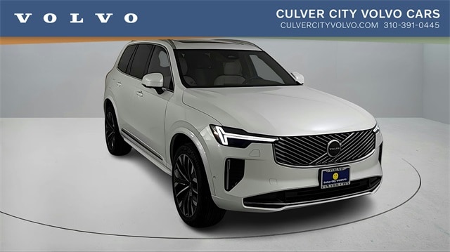 2026 Volvo XC90 Plus's photo