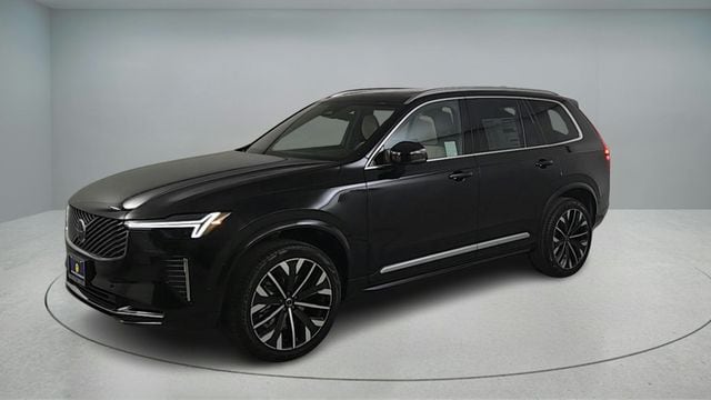 2026 Volvo XC90 B5 Plus 7-Seater photo 3