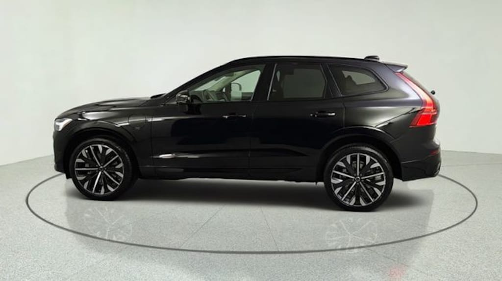 New 2026 Volvo XC60 plug-in hybrid T8 Ultra SUV