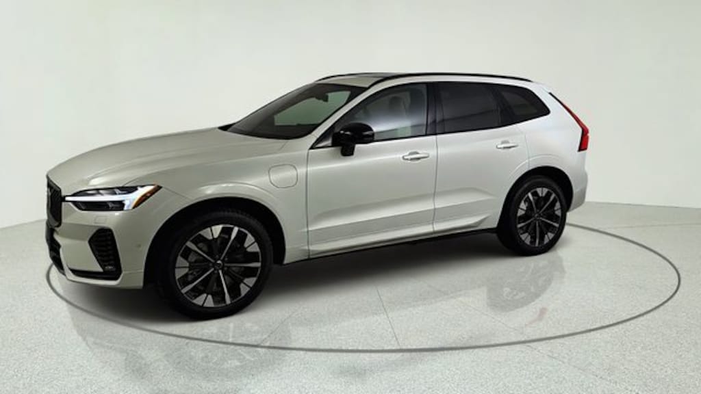 New 2026 Volvo XC60 plug-in hybrid T8 Plus SUV