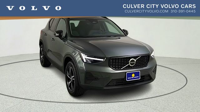 2026 Volvo XC40 B5 Core Dark AWD's photo