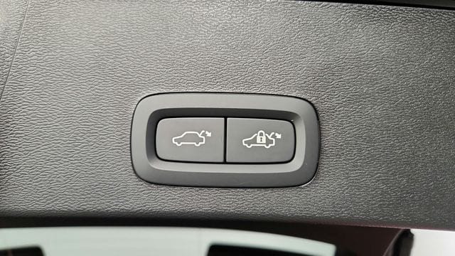 2026 Volvo XC40 Ultra Black Edition - Photo 45