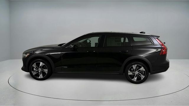 2026 Volvo V60 Cross Country Plus - Photo 7