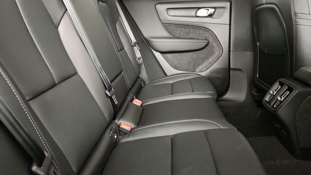2026 Volvo XC40 Ultra - Photo 33