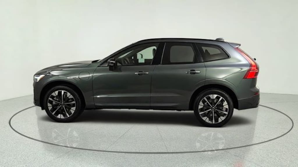 New 2026 Volvo XC60 plug-in hybrid T8 Plus SUV