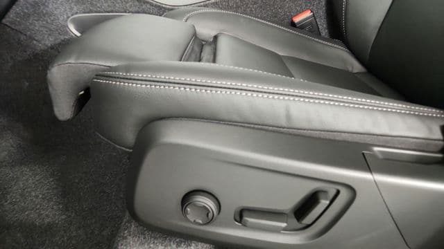 2026 Volvo XC40 Ultra - Photo 14
