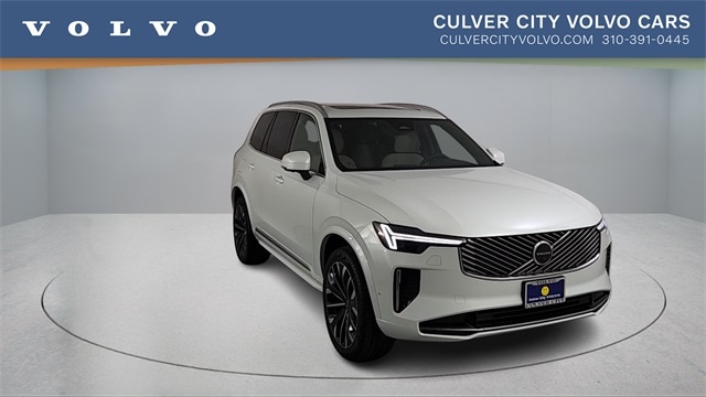 2026 Volvo XC90 Plus's photo