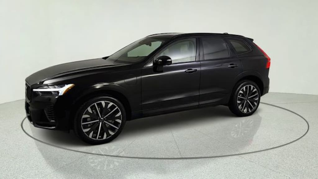 New 2026 Volvo XC60 plug-in hybrid T8 Ultra SUV