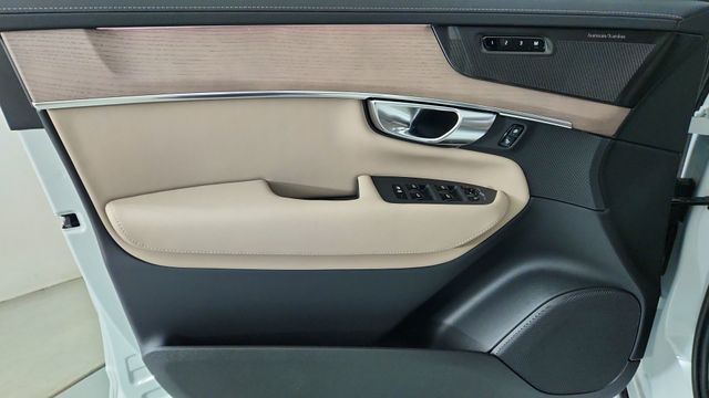 2026 Volvo XC90 Plus - Photo 9
