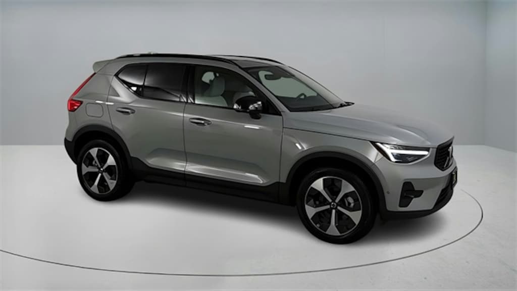 New 2026 Volvo XC40 B5 Plus SUV