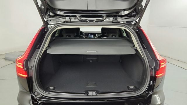 2026 Volvo V60 Cross Country Plus - Photo 38