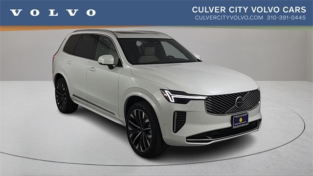 2025 Volvo XC90 Plus's photo