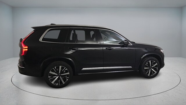 2026 Volvo XC90 B5 Core photo 2