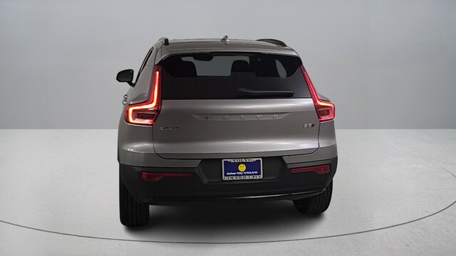 2026 Volvo XC40 B5 Plus photo 4
