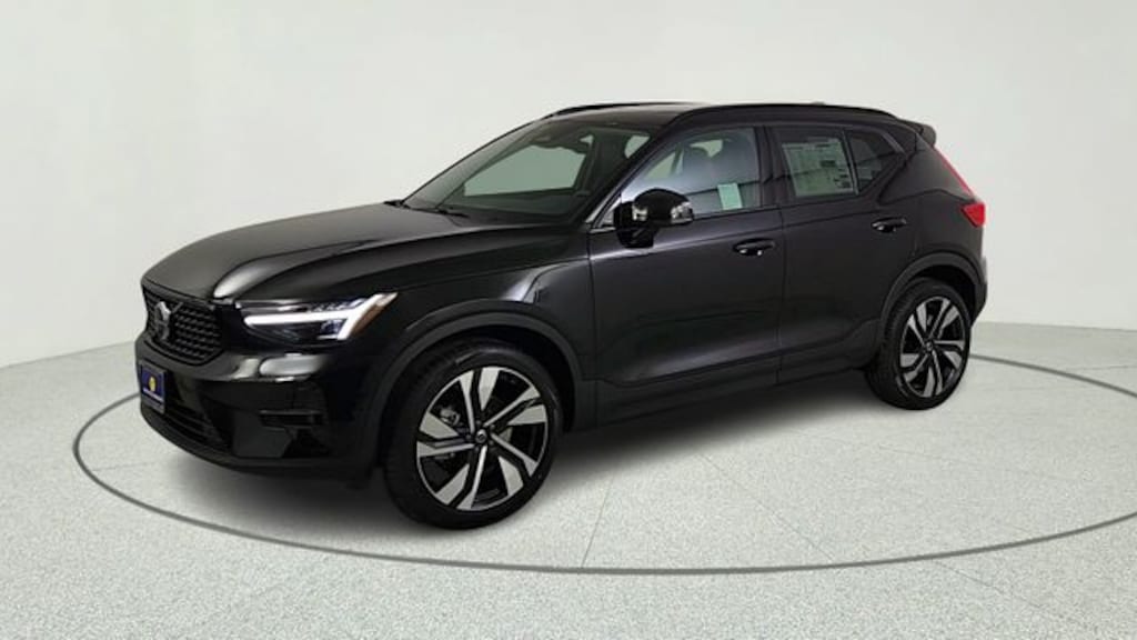New 2026 Volvo XC40 B5 Ultra SUV