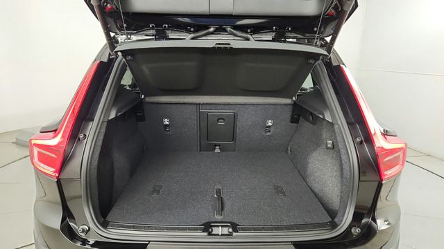 2026 Volvo XC40 Ultra Black Edition - Photo 39