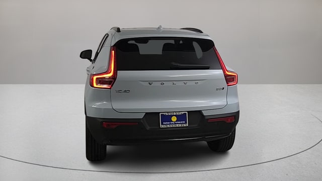 2026 Volvo XC40 B5 Plus photo 5