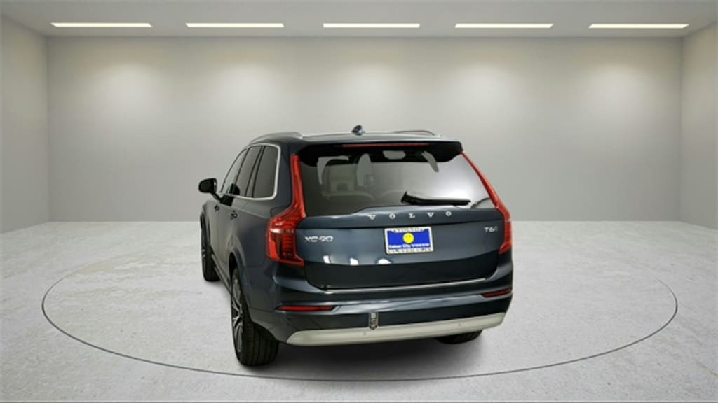 Certified 2022 Volvo XC90 T6 AWD Momentum 7 Seater SUV
