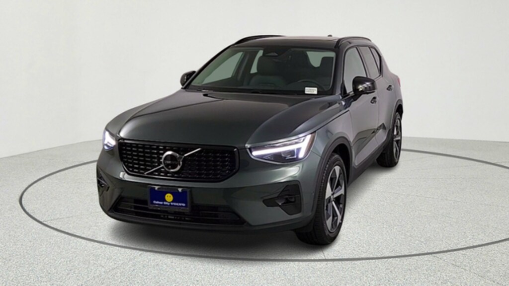 New 2026 Volvo XC40 B5 Plus SUV