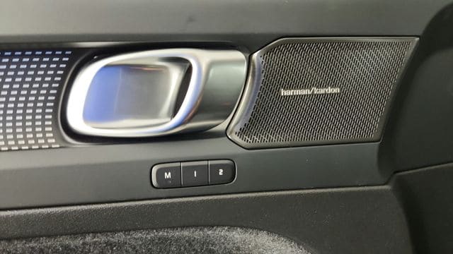 2026 Volvo XC40 Ultra Black Edition - Photo 11