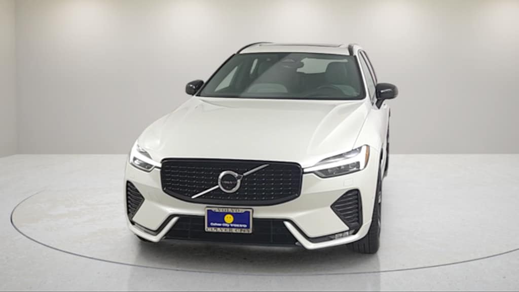 Certified 2022 Volvo XC60 B6 AWD R-Design SUV