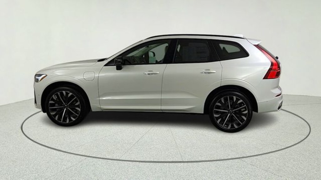 New 2026 Volvo XC60 plug-in hybrid T8 Ultra SUV