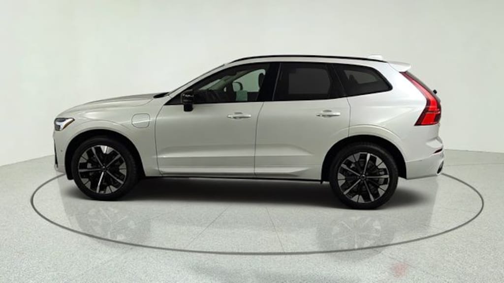 New 2026 Volvo XC60 plug-in hybrid T8 Plus SUV