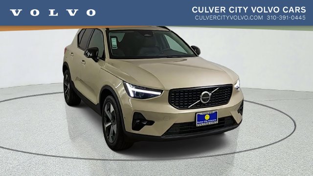 2026 Volvo XC40