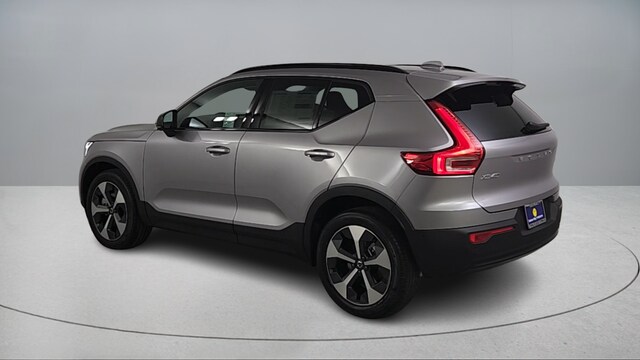 2026 Volvo XC40 B5 Plus photo 5