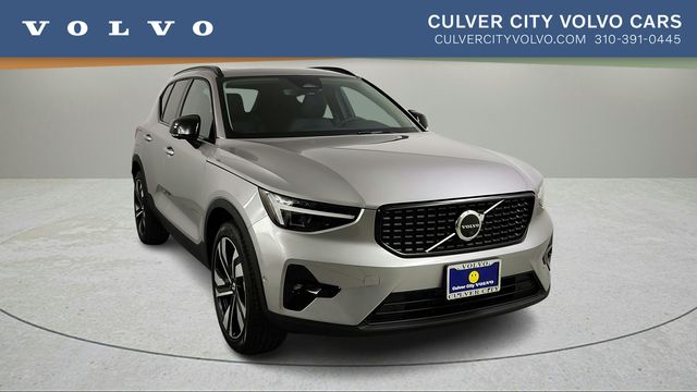 2026 Volvo XC40 B5 Ultra Dark AWD's photo