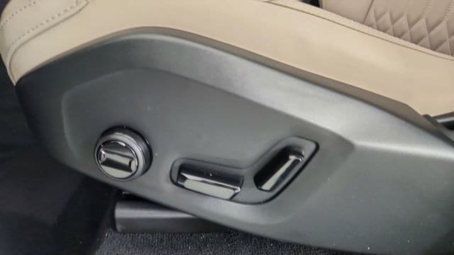 2026 Volvo XC90 Plus - Photo 14
