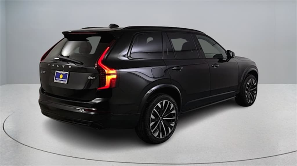 New 2026 Volvo XC90 B6 Ultra Dark Theme 6-Seater SUV