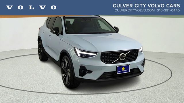 2026 Volvo XC40 B5 Plus Dark AWD's photo