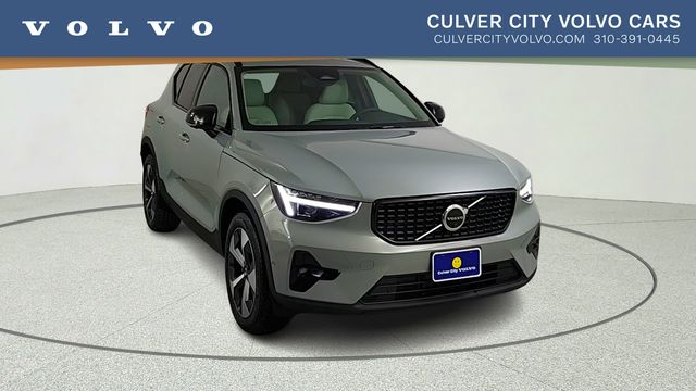 2026 Volvo XC40 SUV 