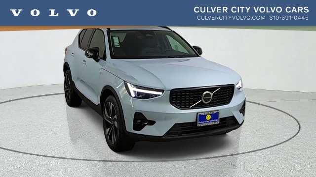 2026 Volvo XC40