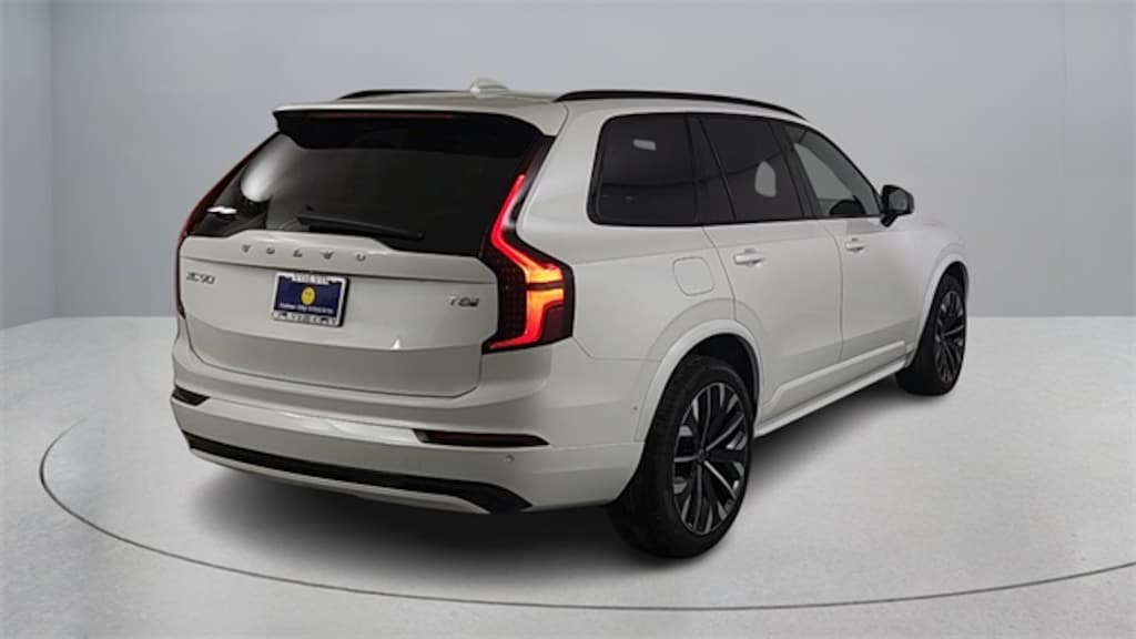 New 2026 Volvo XC90 plug-in hybrid T8 Ultra Dark Theme 6-Seater SUV