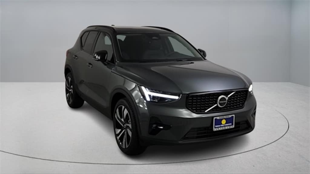 New 2026 Volvo XC40 B5 Ultra SUV