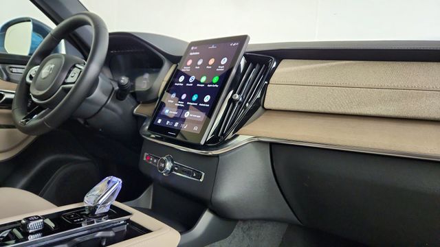 2026 Volvo XC90 Plus - Photo 38